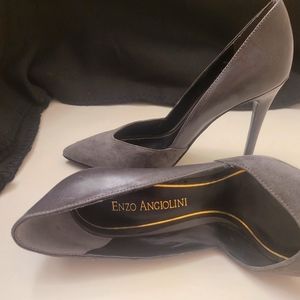 Enzo gray pumps